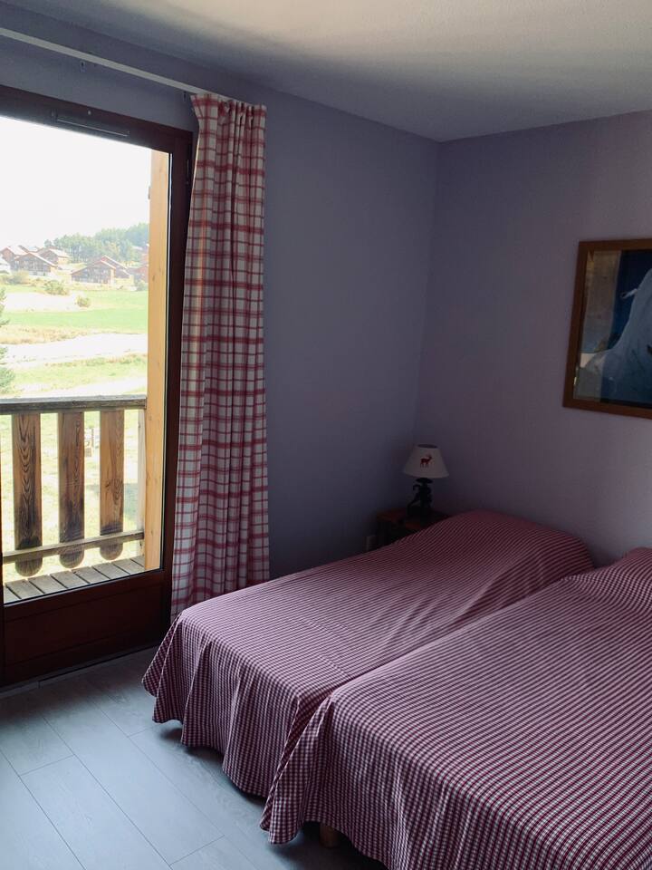 საძინებელი 1