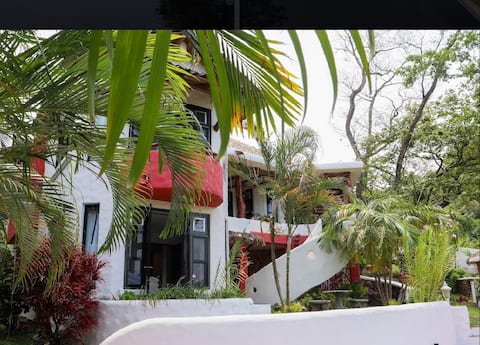 Luxury 2 bedroom  guest suite in Altos del Maria