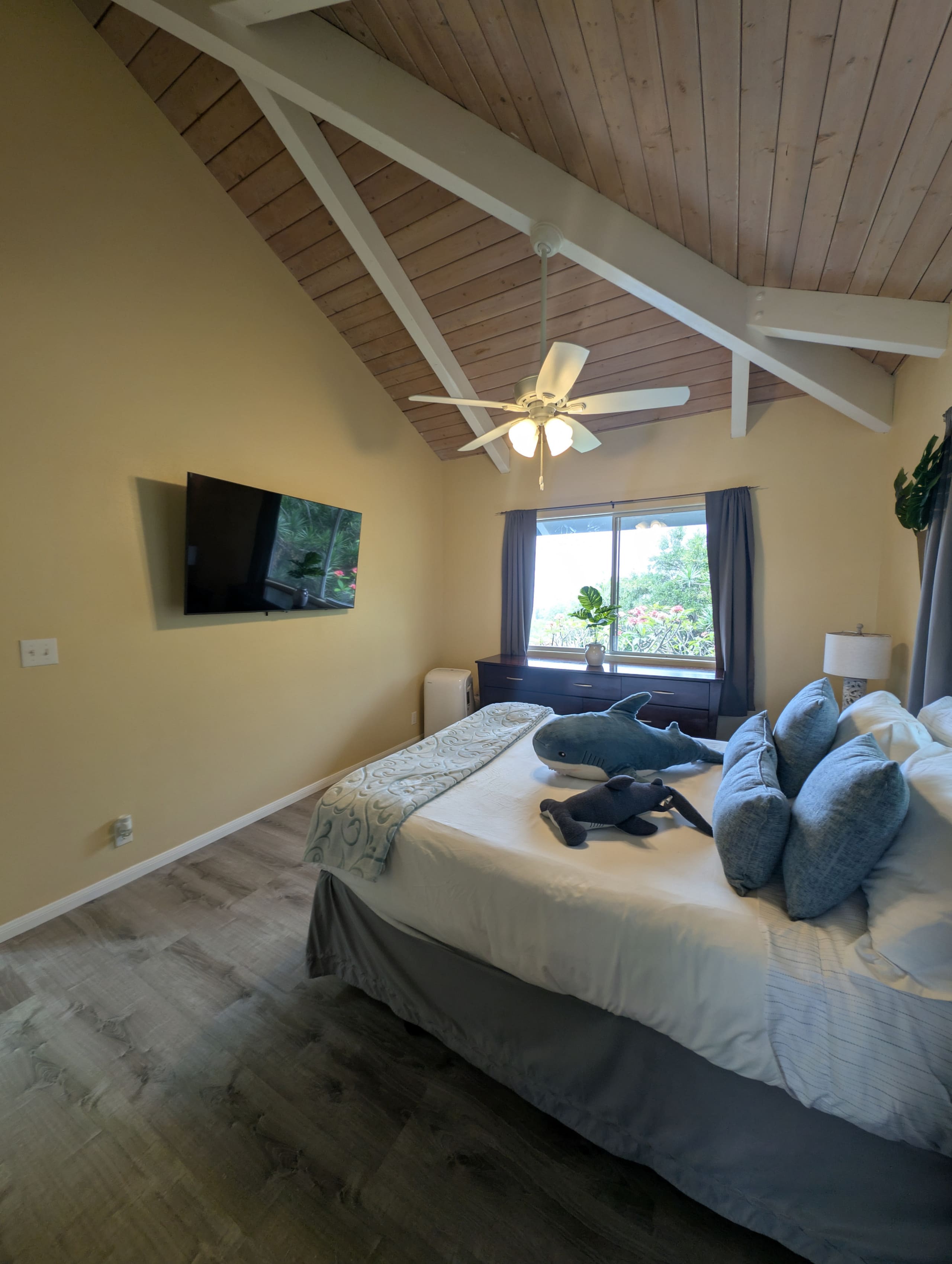 Home in Kailua-Kona · ★4.93 · 3 bedrooms · 7 beds · 3 private baths - Image 17