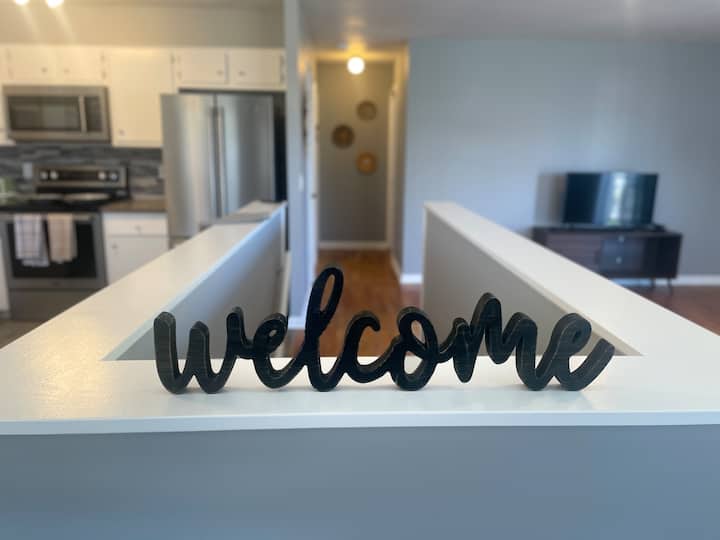 Benson & Keystone Cozy 2br Retreat - Omaha, NE