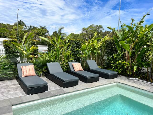 Tropical Beach House & Cedar Hot Tub