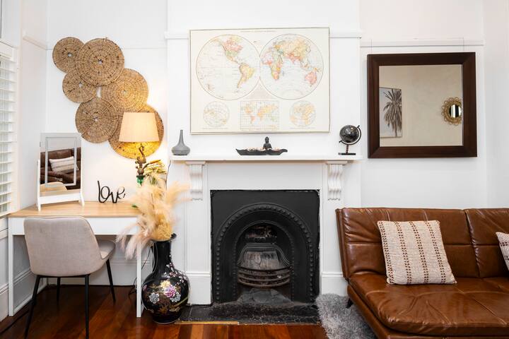 Terrace House at Central Location +Parking.+Bbq