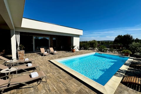 Villa Olea – Heated Saltwater Pool, NP Paklenica
