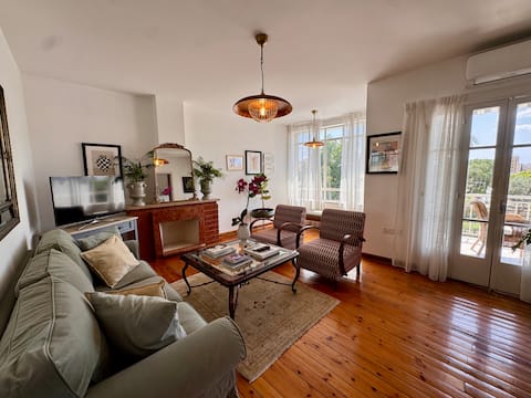 Top Floor Venetian Wall View | Liberty Collective