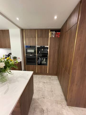 Contemporary family home with all the extras gallery image 3