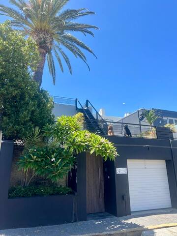 Colourful Home with Rooftop and heated Plunge Pool gallery image 5