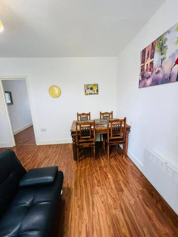 Listing in Leeds