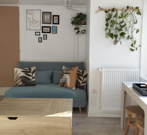 Cozy accommodation between train station, center and bypass access