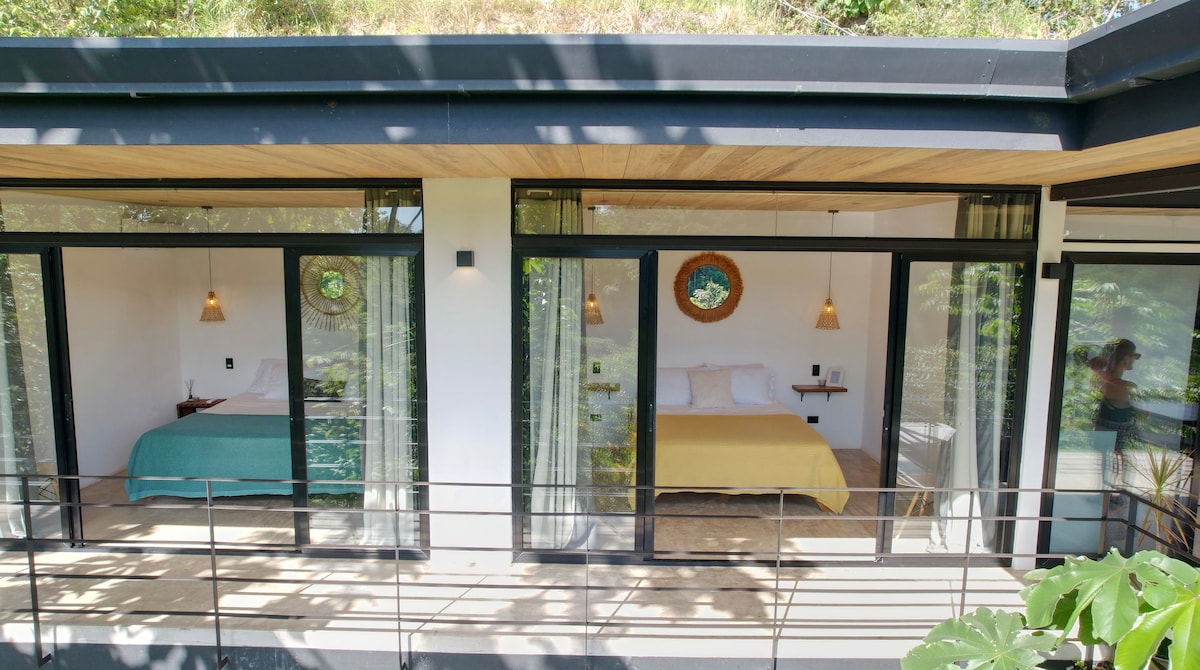 Naše dve spálne pozdĺž chodby 