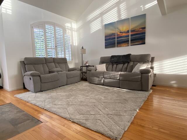 Bright and Beachy Townhome, Steps Away From Beach gallery image 5