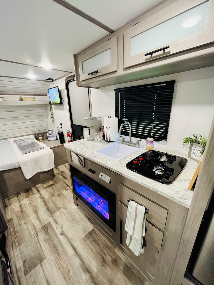 The Lilly Pad - Campers/RVs for Rent in Dunnellon, Florida, United ...
