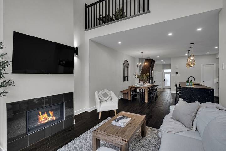 Luxury Beautiful Home in Ottawa! gallery image 4