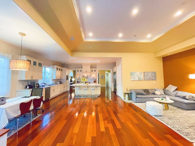 Stanford1.8mile4B/3B超大停车场豪华优雅house适合大型团体及家庭出行度假