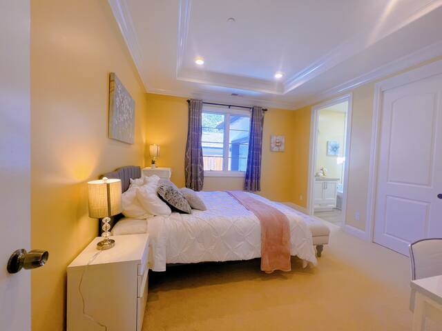 Stanford1.8mile4B/3B超大停车场豪华优雅house适合大型团体及家庭出行度假 gallery image 5