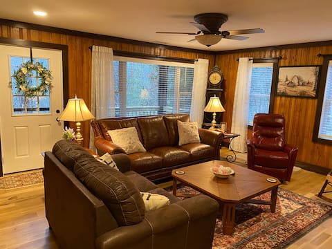 Successful Airbnb property: Helen's House - Be Our Guest! in Valle Crucis