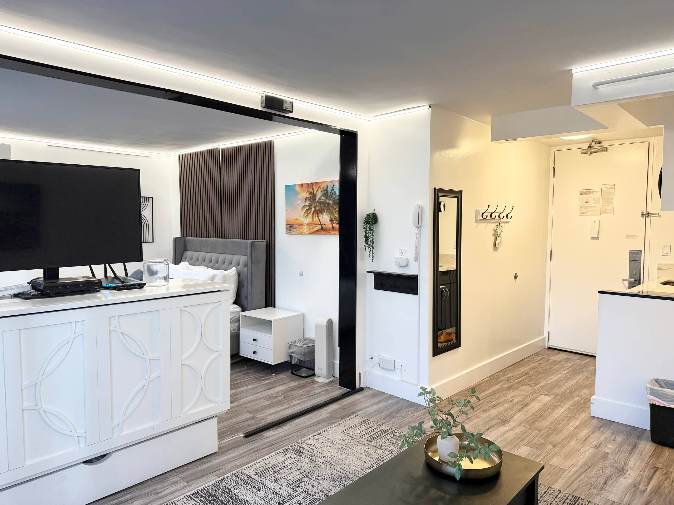 Minutes Away from Beach! Sea-N-Waikiki Condo! - Image 39