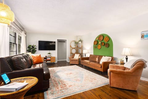 Cozy Home_Sleeps 10!Walk to FIFA Fan Fest Shuttle!