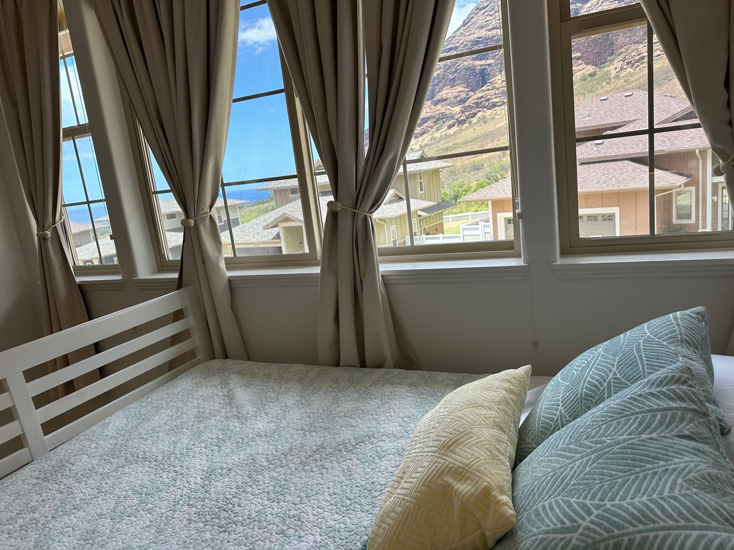 Home in Waianae · ★4.97 · 4 bedrooms · 6 beds · 2.5 private baths - Image 38