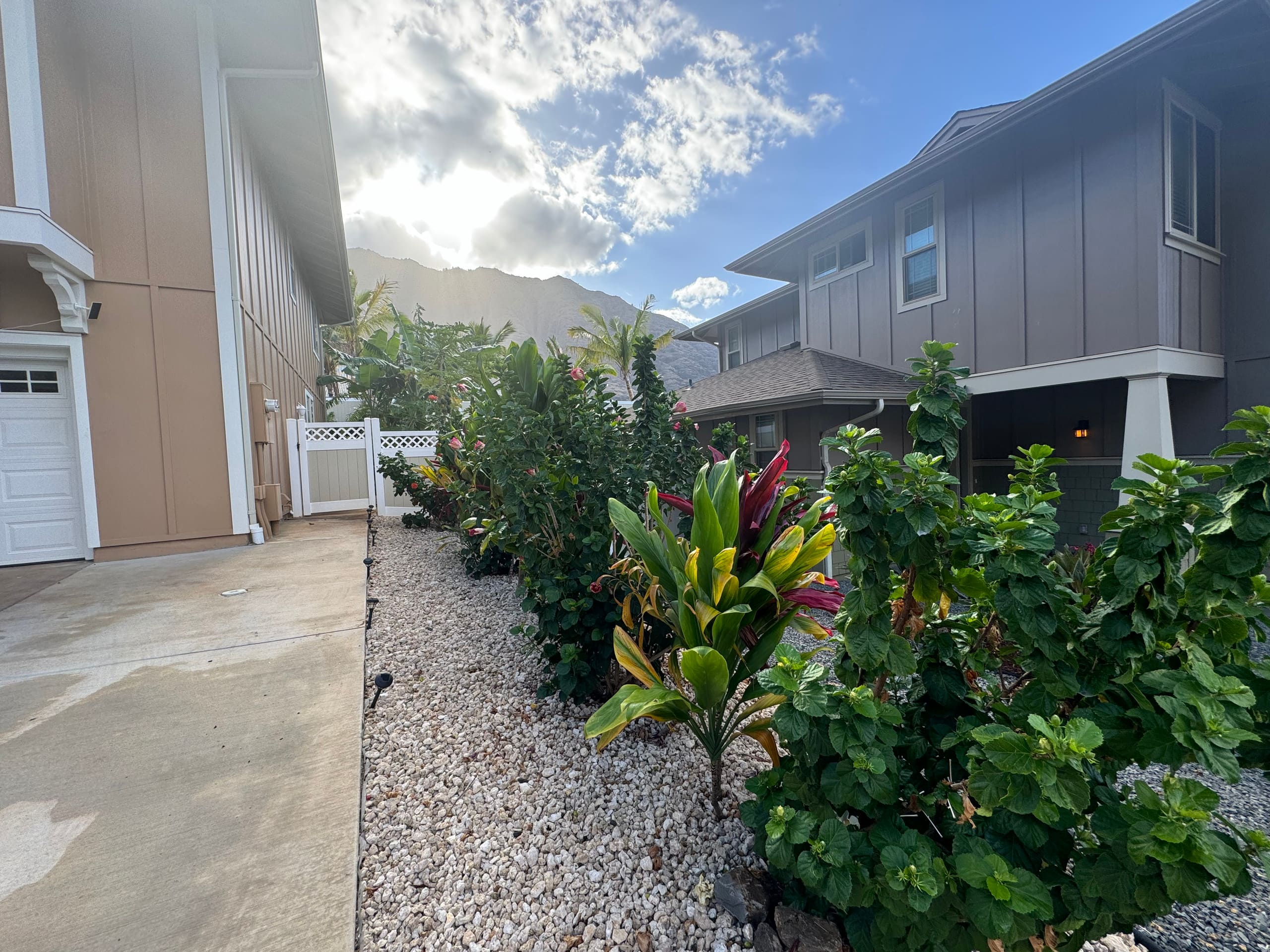 Home in Waianae · ★4.97 · 4 bedrooms · 6 beds · 2.5 private baths - Image 69