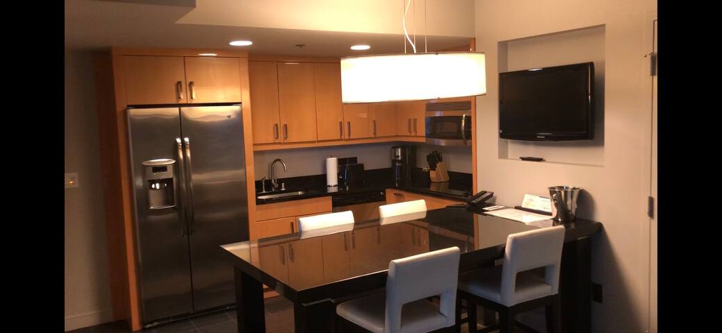 ELARA center strip perfect location gallery image 3