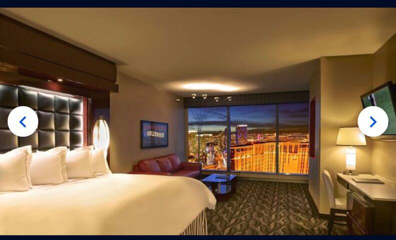 ELARA center strip perfect location gallery image 5