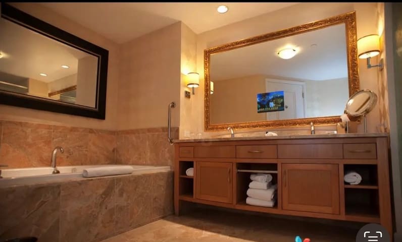 Luxury by LVCC & LVFG gallery image 5