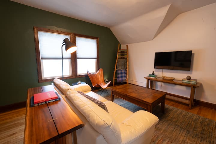 Styled Comfort In Ne Arts District - Marais poitevin