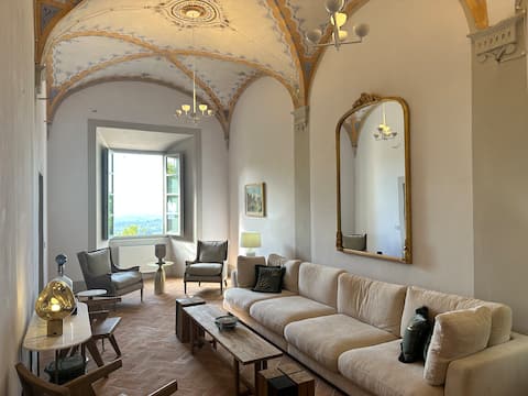 Proprietà Airbnb di successo: Palazzo Trapani Luxury Residence a Lucignano