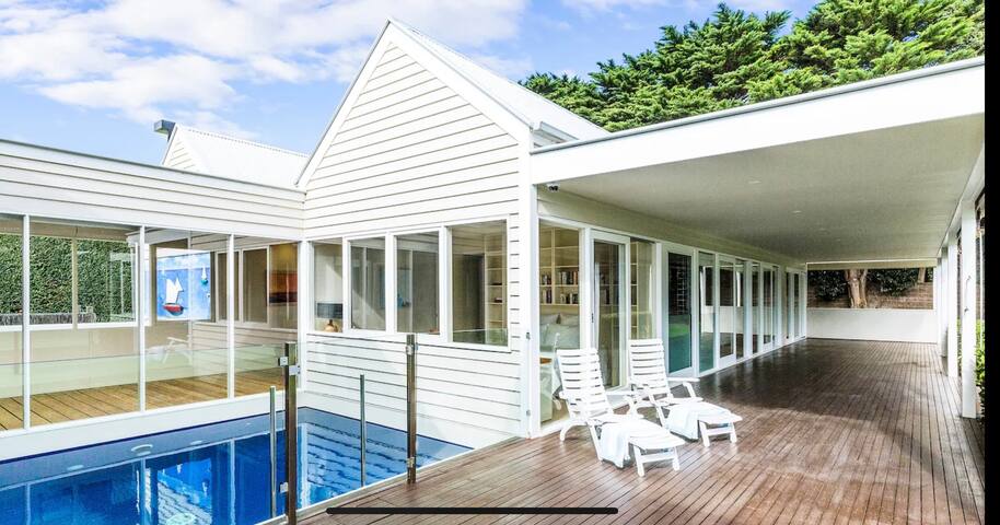 Portsea Palatial | Splendid & Spacious! gallery image 3