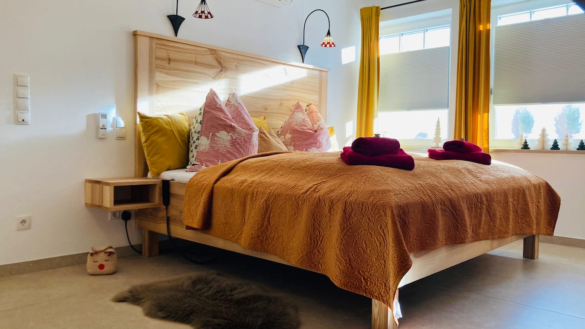 Schlafzimmer 1 – Kingsize-Doppelbett