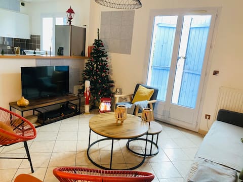 Quiet business/family house.PAS OF night PARTY