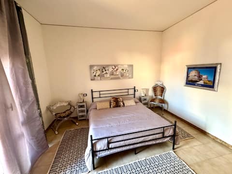 Apartment in villa for 5 people with sea view