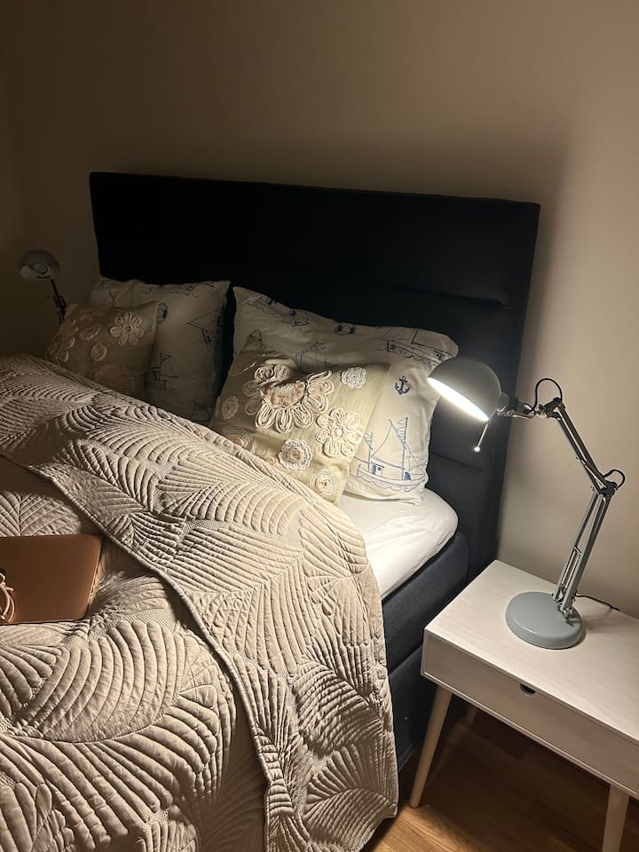 Spálňa 1 so 150 cm dvojlôžkom.