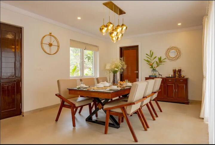 Dining area image 1