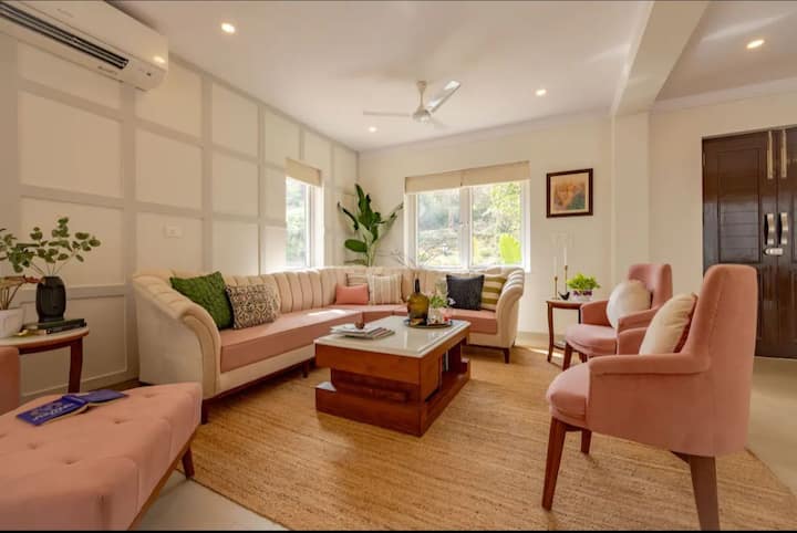 Living room image 2