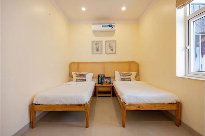 Bedroom 3 image 1