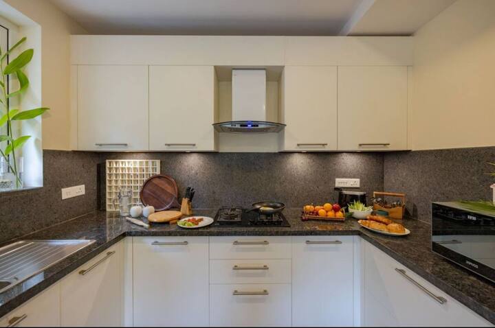 Full kitchen image 1