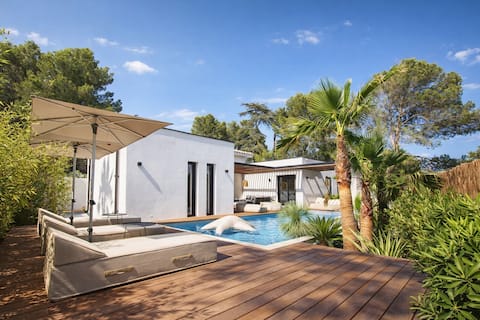 Contemporary villa 8 guests, heated pool*