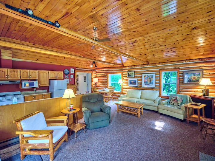 Log Cabin On Hay Lake, Algonquin - Algonquin Provincial Park