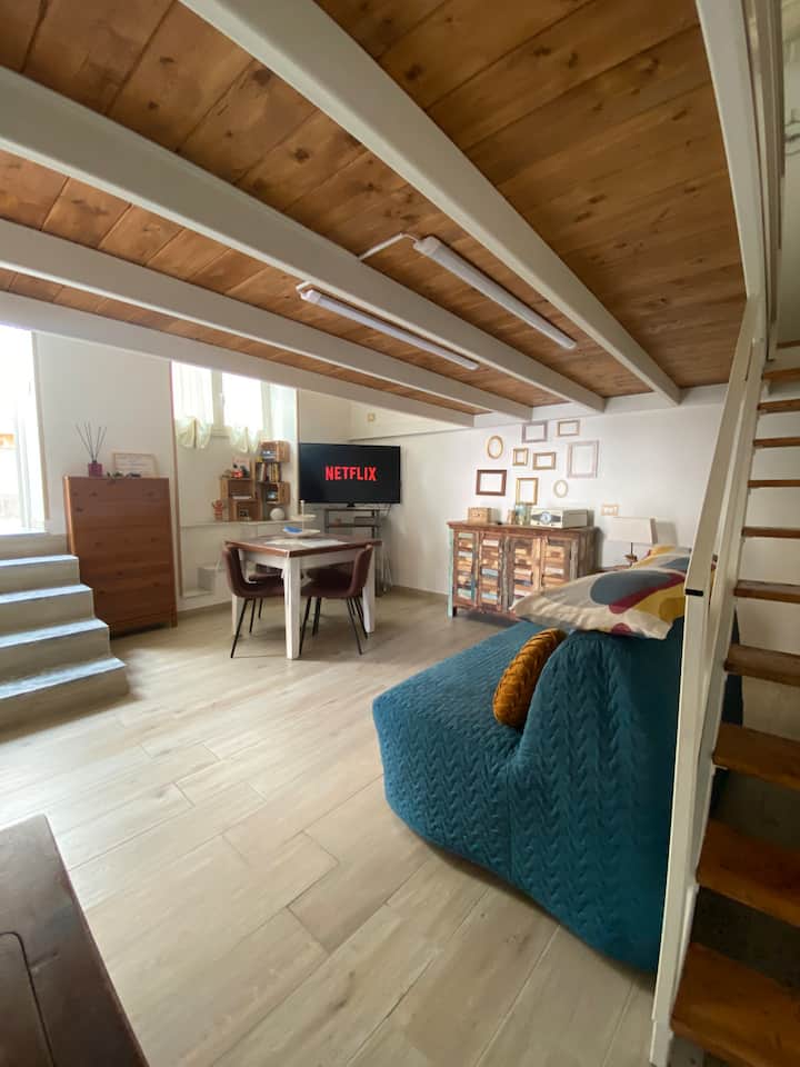 R&f Home Loft Moderno A 100 Metri Metro - Naples, Italie