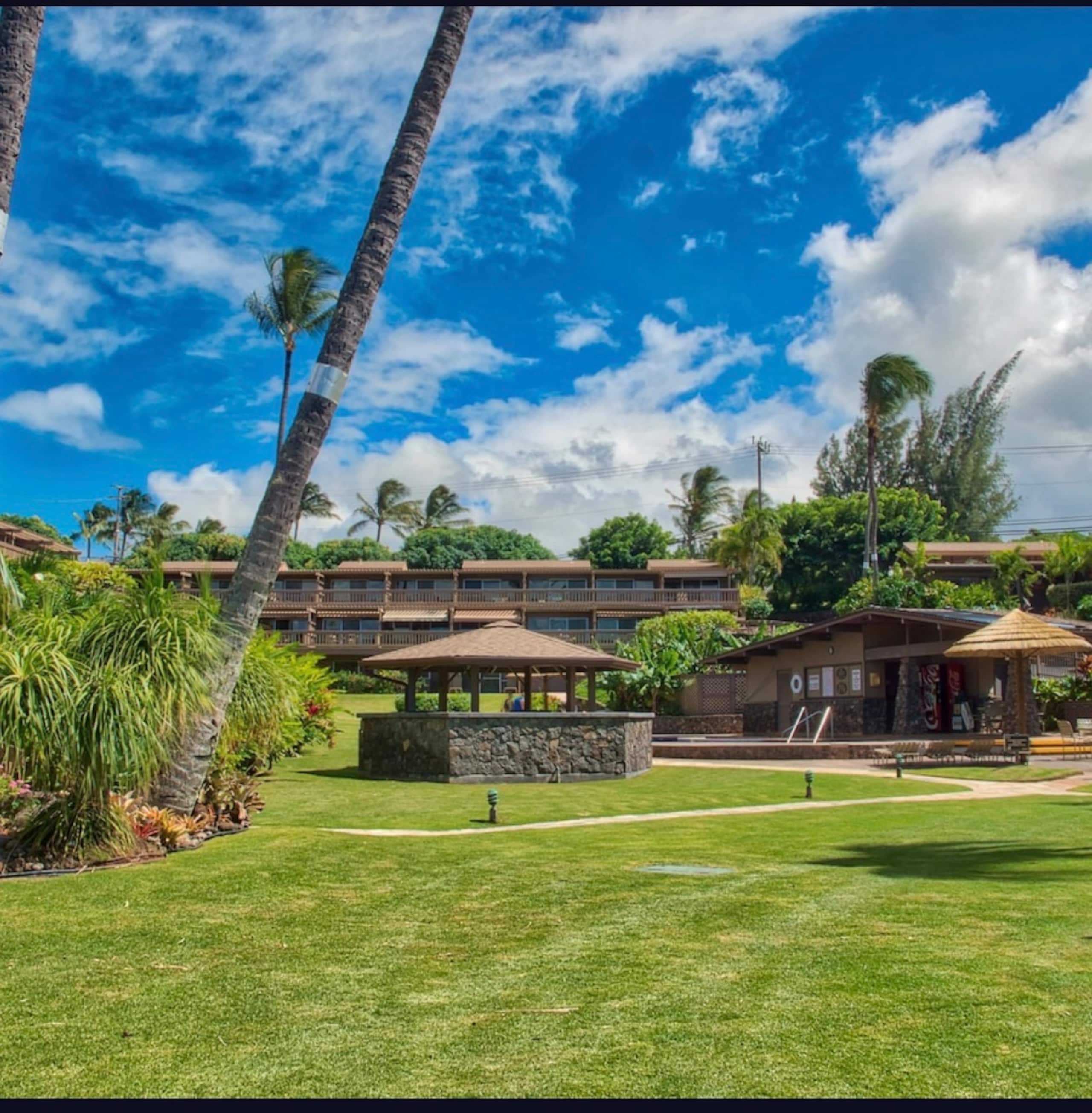 Condo in Lahaina · ★5.0 · 2 bedrooms · 4 beds · 2.5 baths - Image 28