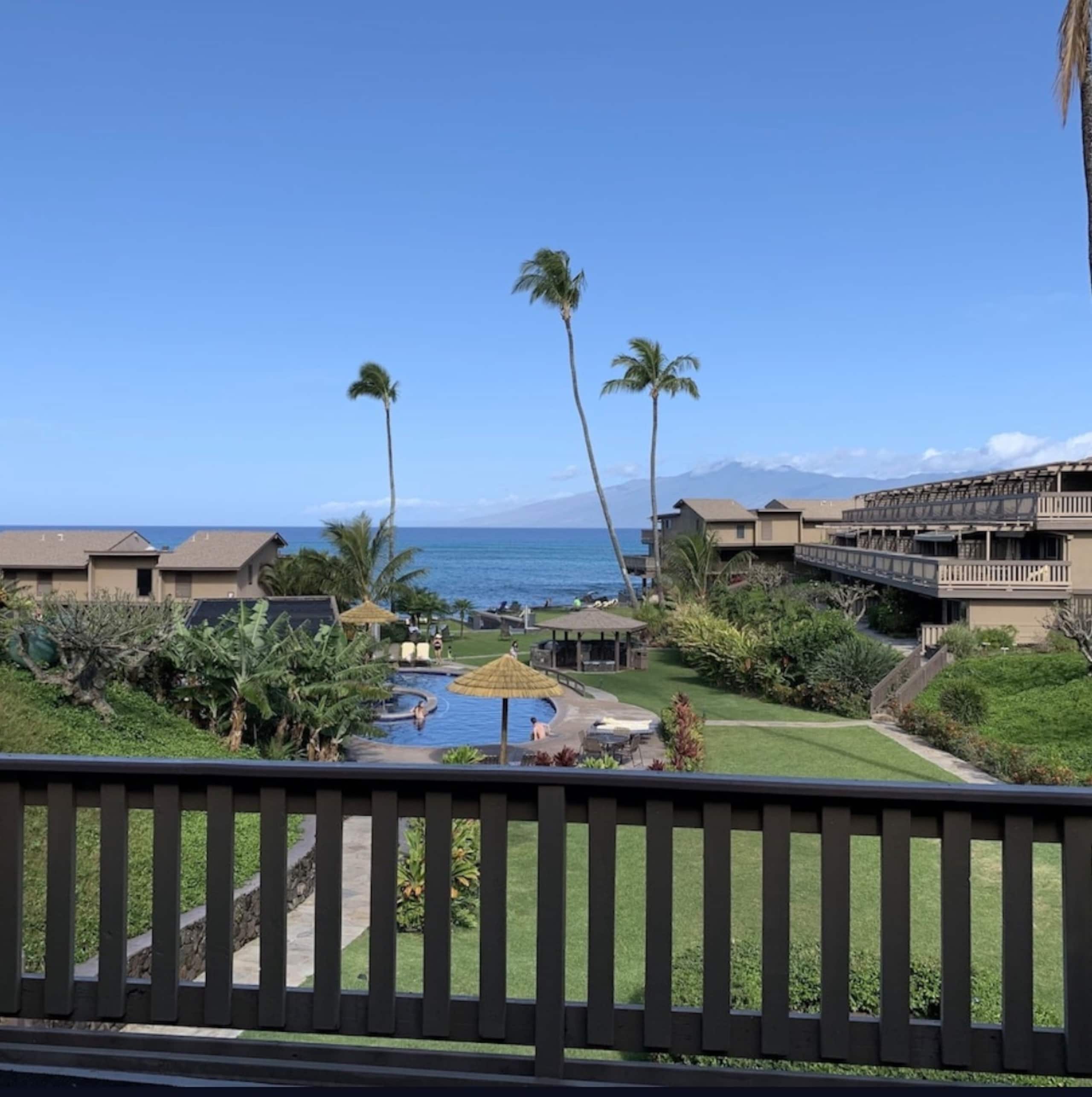Condo in Lahaina · ★5.0 · 2 bedrooms · 4 beds · 2.5 baths - Image 10