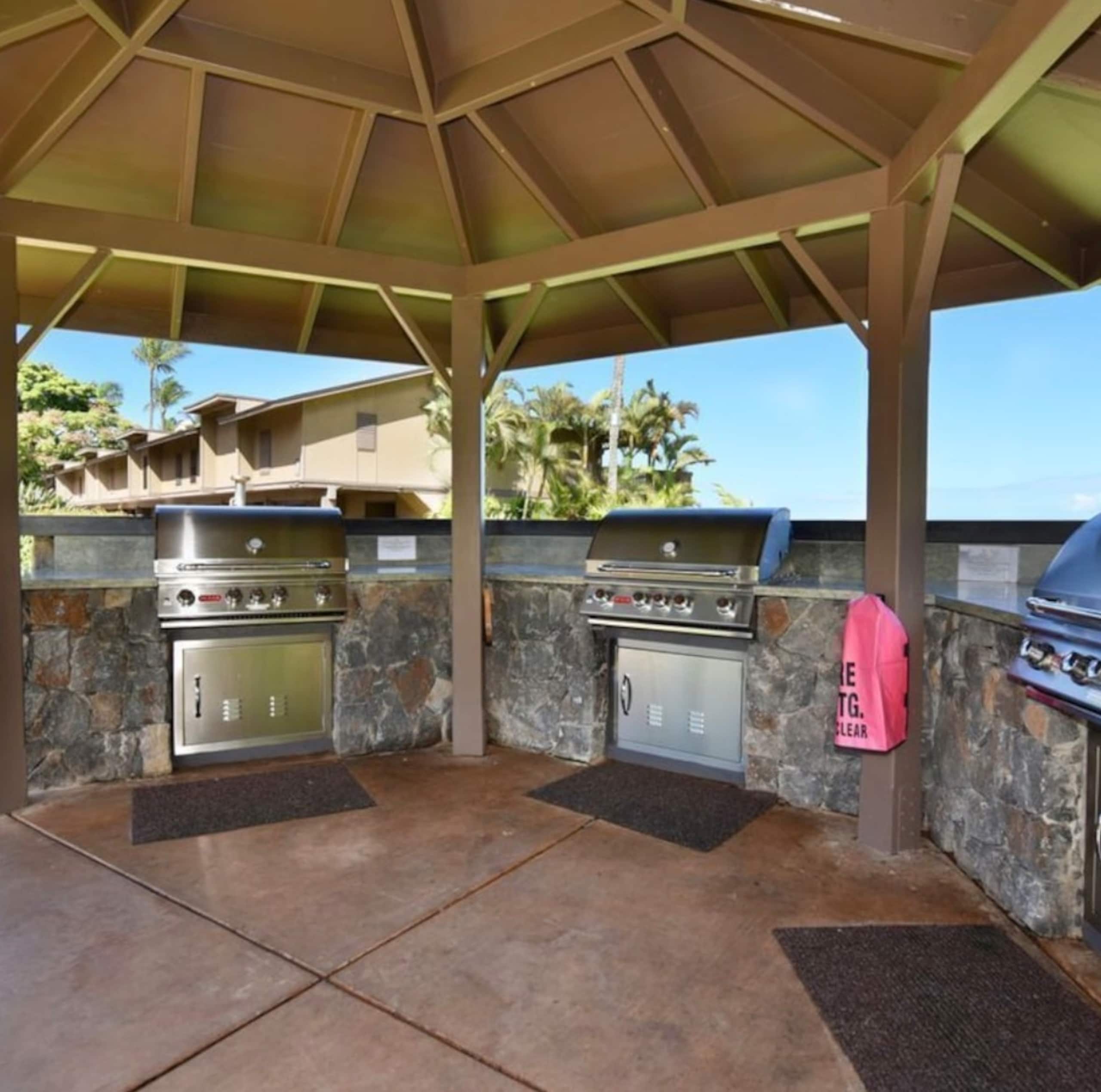 Condo in Lahaina · ★5.0 · 2 bedrooms · 4 beds · 2.5 baths - Image 22