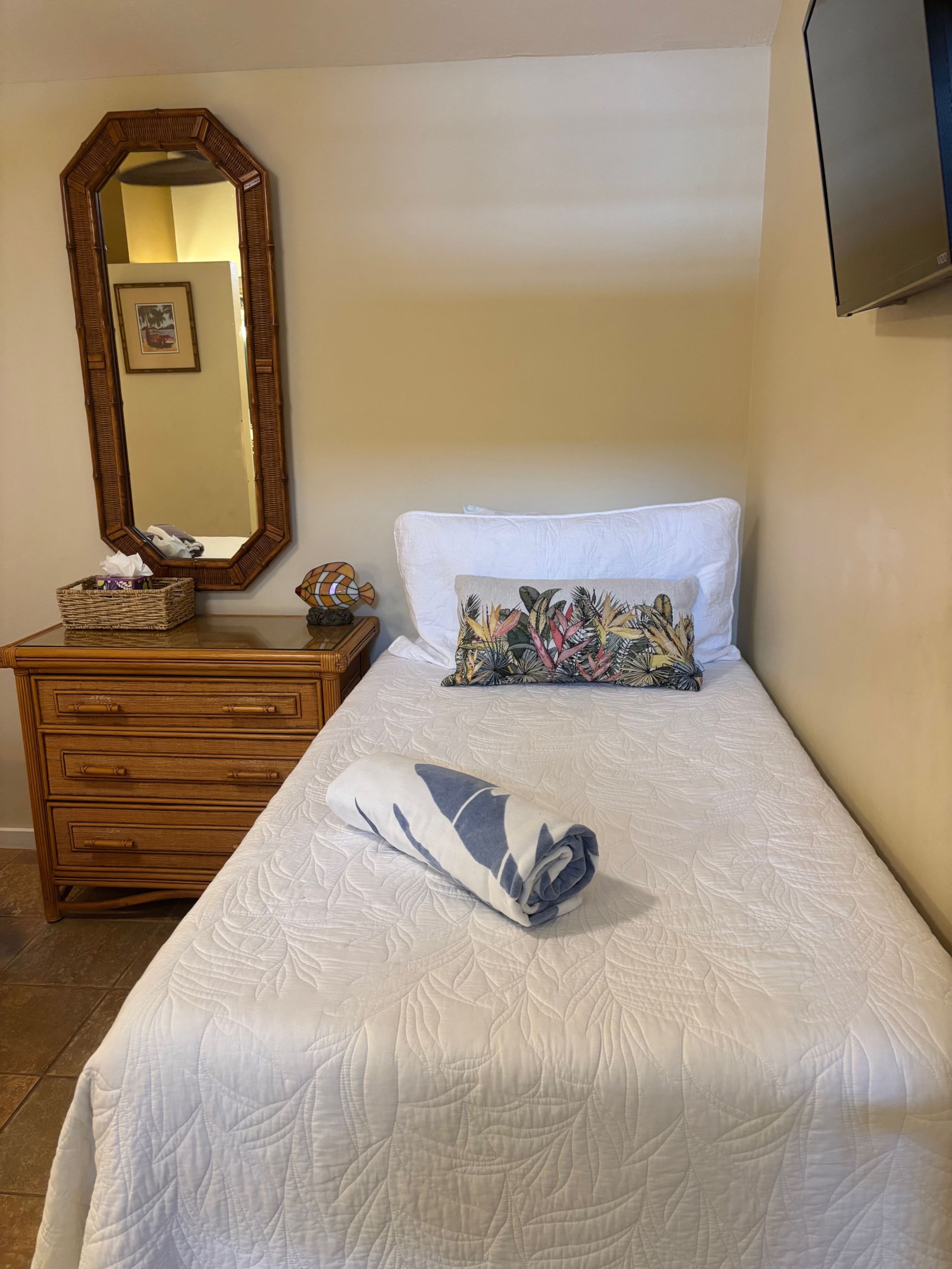 Condo in Lahaina · ★5.0 · 2 bedrooms · 4 beds · 2.5 baths - Image 13