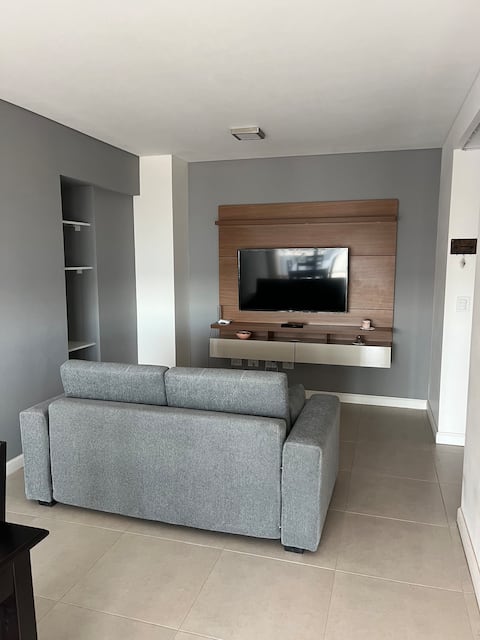 Airbnb con mejor rendimiento: A bright apartment with an ocean view - 9C en Departamento Biedma