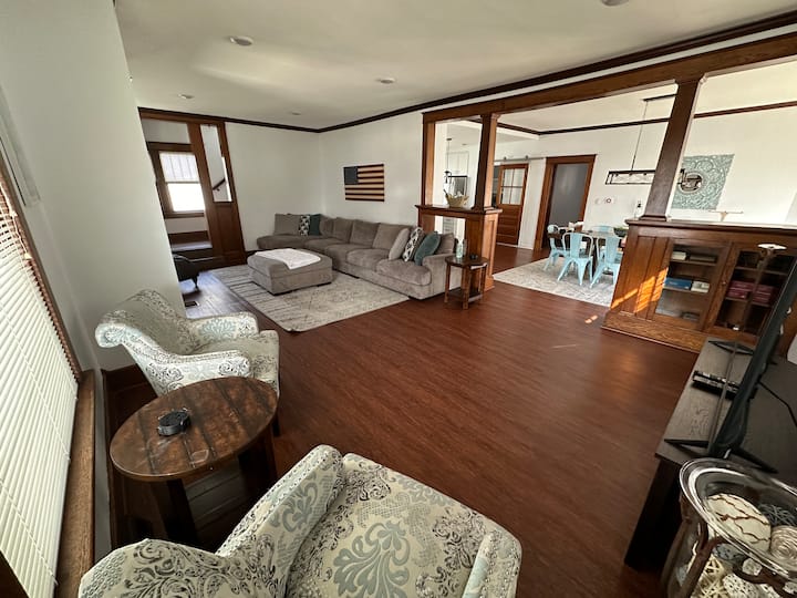 Roomy 5br 1/4 Mile From Main St - Cheboygan, MI