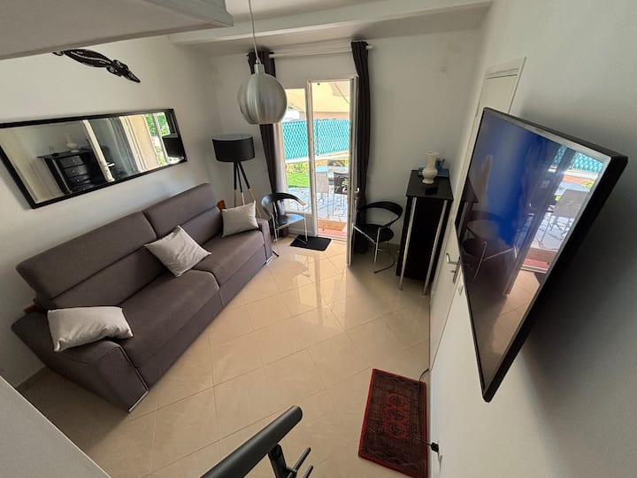 Loue Studio Indépendant Dans Villa Privée - Var