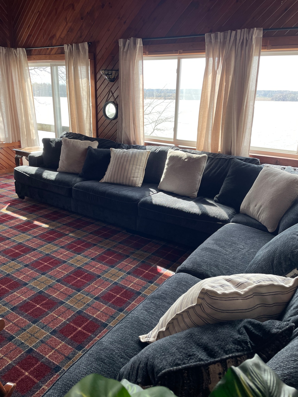 ห้องพักนี้อยู่บนชั้น 2 พร้อมวิวทะเลสาบที่น่าทึ่ง