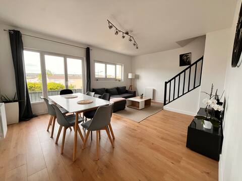 Family duplex near train station, hyper center