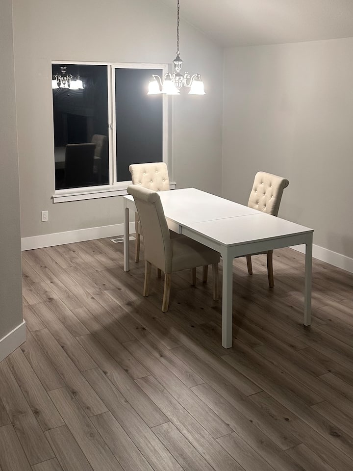 Large Private Bedroom And Private Bathroom - Hillsboro, OR